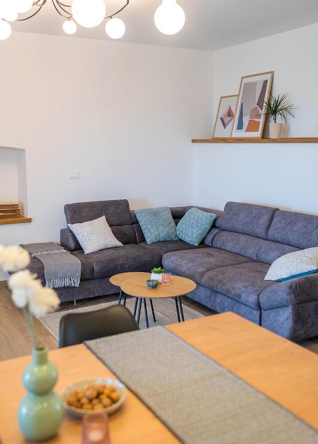 Apartment Aura โปเรช ภายนอก รูปภาพ