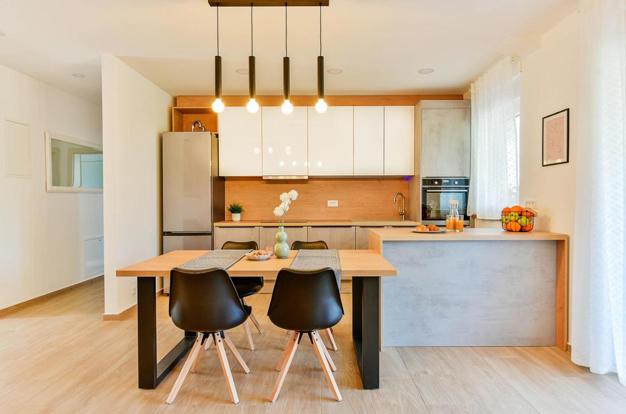 Apartment Aura โปเรช ภายนอก รูปภาพ