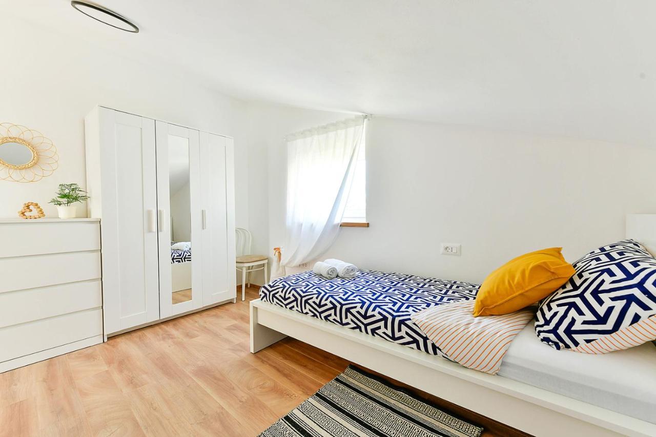 Apartment Aura โปเรช ภายนอก รูปภาพ